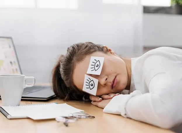 hoi-chung-banh-mi-nuong-va-cac-rui-ro-khi-lam-viec-qua-suc